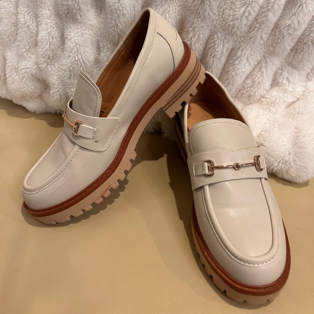 WOMENS ZBY RETRO SLIP ON PLATFORM LOAFERS WITH GOLD TONED HORSEBIT DETAIL